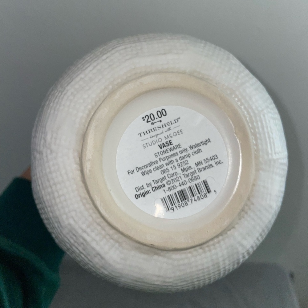 threshold cream ceramic vase - Picture 4 of 4